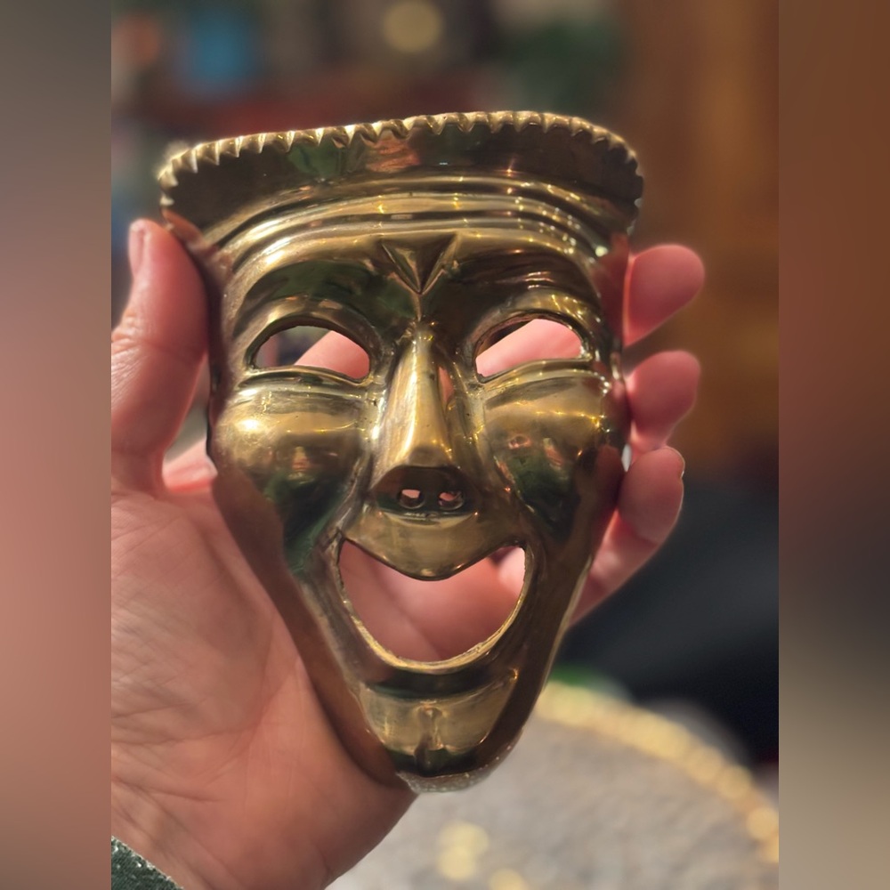 Antique-Style Brass Mask Sculpture Botanical Wall Art 4 Vines, Florals & Altars - Picture 11 of 14